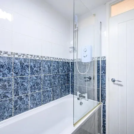 Апартаменти Rb10o- Satisfying And Spacious Лідс