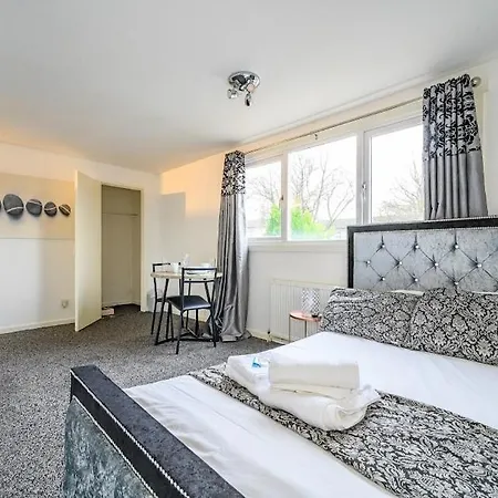 Rb10o- Satisfying And Spacious * Leeds (West Yorkshire)